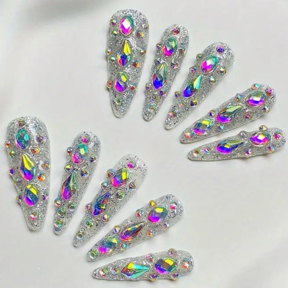 Sparkling Rhinestone Nail Set - Picture 4 of 5